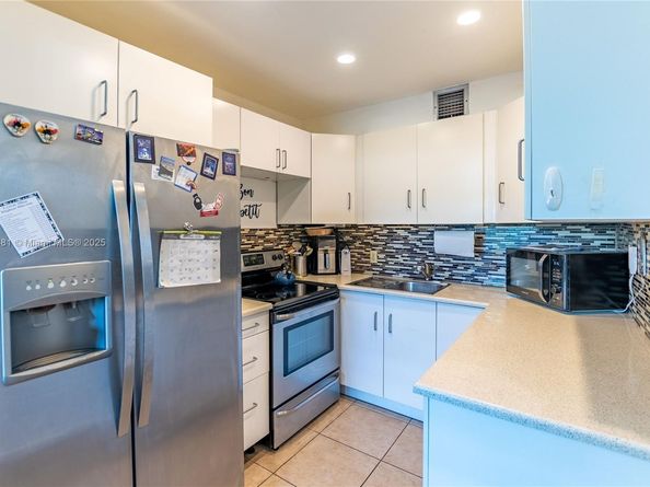 13475 SW 9th St 410A, Pembroke Pines FL 33027