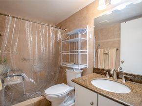 13475 SW 9th St 410A, Pembroke Pines FL 33027