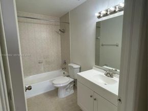 7020 NW 177th St B103, Hialeah FL 33015