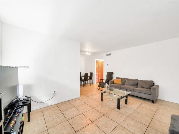 1530 Pennsylvania Ave 203, Miami Beach FL 33139