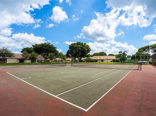 354 Lakeside Ct 212, Sunrise FL 33326