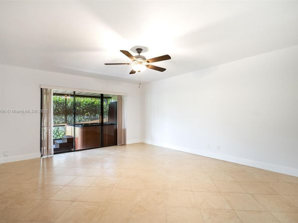 354 Lakeside Ct 212, Sunrise FL 33326