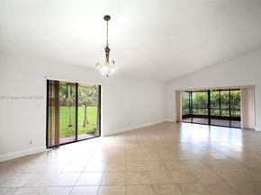 354 Lakeside Ct 212, Sunrise FL 33326