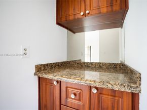 354 Lakeside Ct 212, Sunrise FL 33326