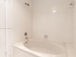 354 Lakeside Ct 212, Sunrise FL 33326