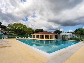 354 Lakeside Ct 212, Sunrise FL 33326