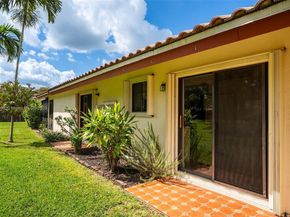 354 Lakeside Ct 212, Sunrise FL 33326