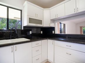 354 Lakeside Ct 212, Sunrise FL 33326