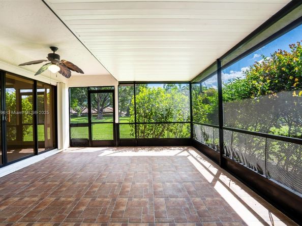 354 Lakeside Ct 212, Sunrise FL 33326