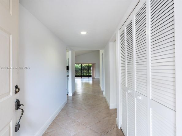 354 Lakeside Ct 212, Sunrise FL 33326