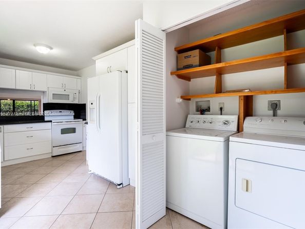 354 Lakeside Ct 212, Sunrise FL 33326