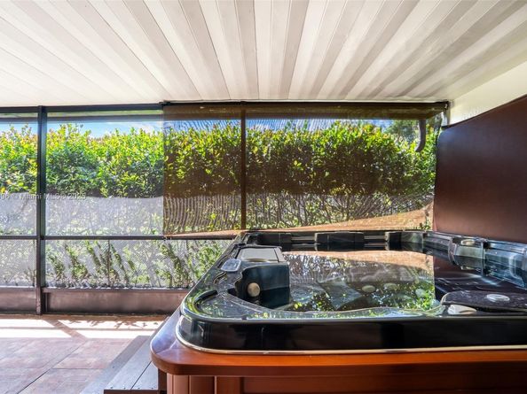 354 Lakeside Ct 212, Sunrise FL 33326