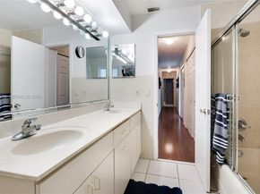 1920 NE 206th Ter, Miami FL 33179