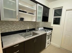 503 75th St 7504, Miami Beach FL 33141