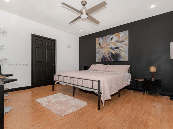 11700 Sheridan St, Pembroke Pines FL 33026