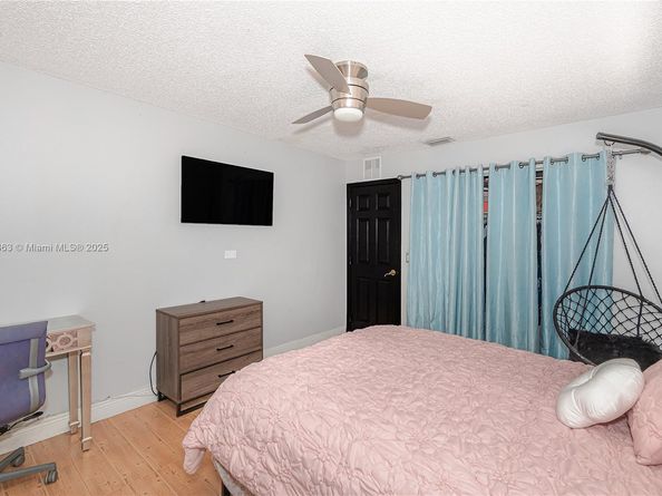 11700 Sheridan St, Pembroke Pines FL 33026