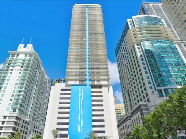1200 Brickell Bay Dr 1404, Miami FL 33131