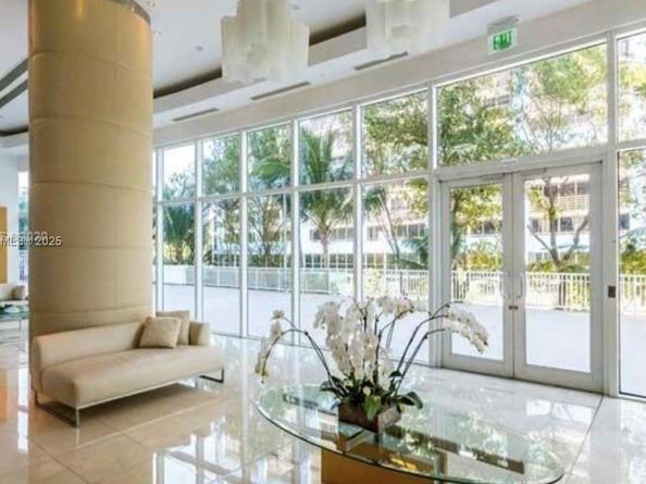 2101 Brickell Ave 1803, Miami FL 33129