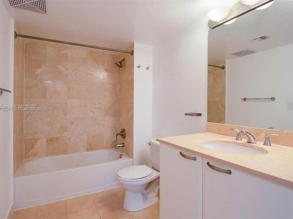 2101 Brickell Ave 1803, Miami FL 33129