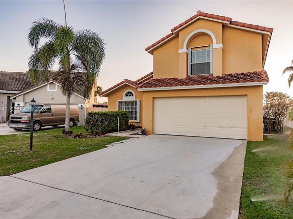 2042 Cross Breeze Dr, Wellington FL 33414