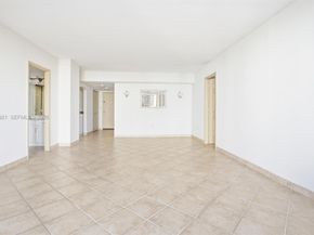 3731 N Country Club Dr 1421, Aventura FL 33180