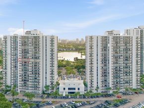 3731 N Country Club Dr 1421, Aventura FL 33180