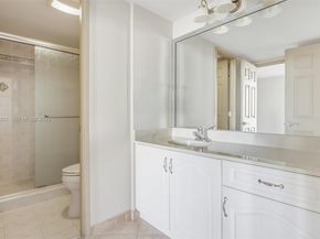 3731 N Country Club Dr 1421, Aventura FL 33180