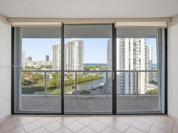 3731 N Country Club Dr 1421, Aventura FL 33180