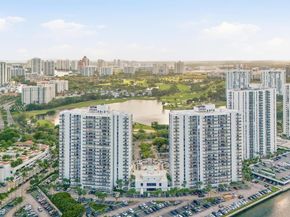 3731 N Country Club Dr 1421, Aventura FL 33180