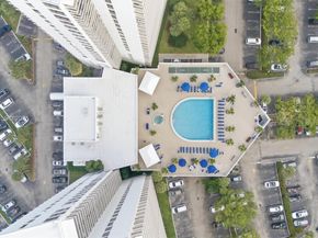 3731 N Country Club Dr 1421, Aventura FL 33180