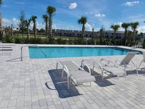 5629 Mentmore Dr, Mangonia Park FL 33407