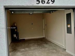 5629 Mentmore Dr, Mangonia Park FL 33407