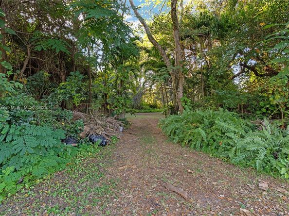 8200 Sunset Dr, Miami FL 33143