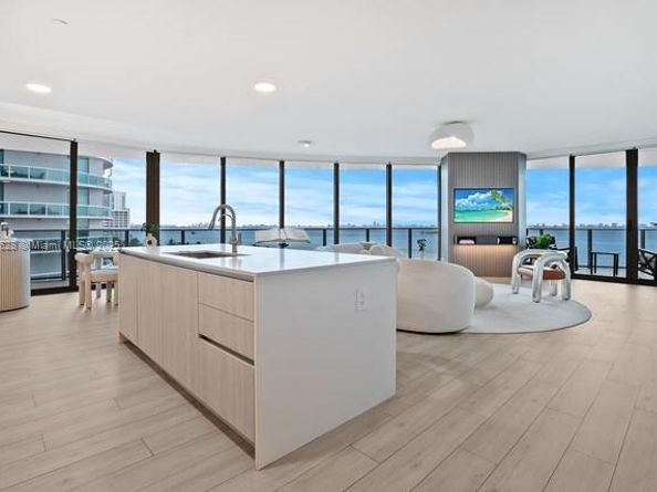 488 NE 18th St. 715, Miami FL 33132