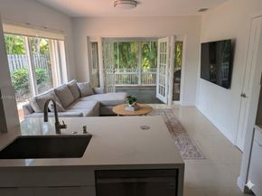 5753 NW 98th Ave, Doral FL 33178