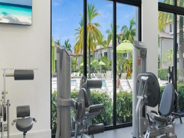 8167 NW 41st St E406, Doral FL 33166