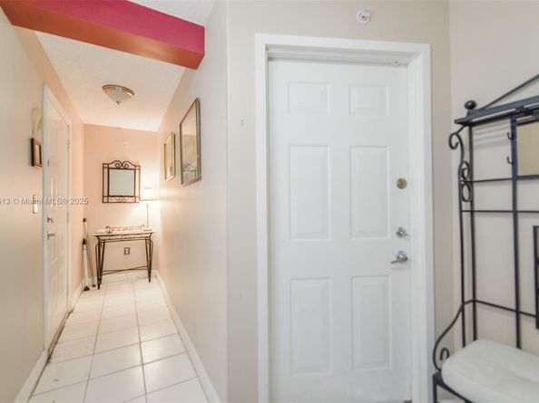 2811 NE 185th St 801, Aventura FL 33180