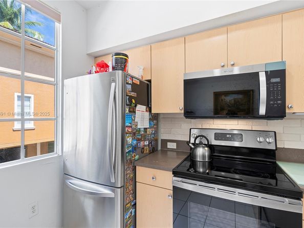 2811 NE 185th St 804, Aventura FL 33180