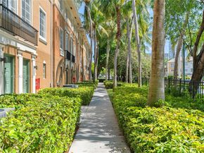 2811 NE 185th St 804, Aventura FL 33180