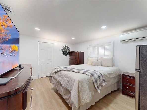 5010 SW 111th Ave, Miami FL 33165