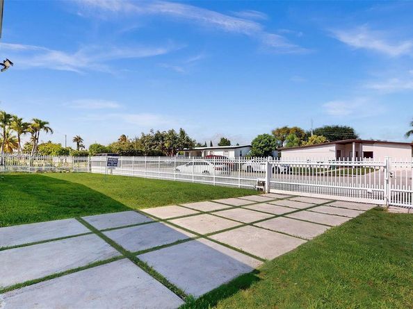 5010 SW 111th Ave, Miami FL 33165