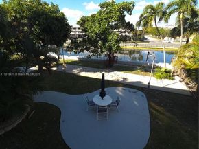 467 Golden Isles Dr 110, Hallandale Beach FL 33009