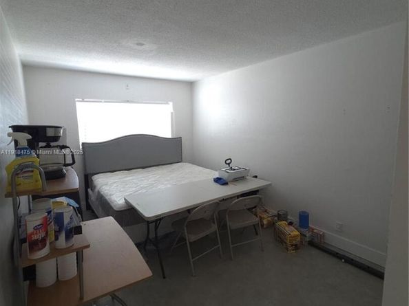 467 Golden Isles Dr 110, Hallandale Beach FL 33009