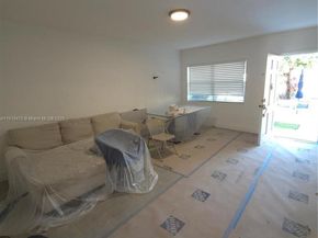 467 Golden Isles Dr 110, Hallandale Beach FL 33009