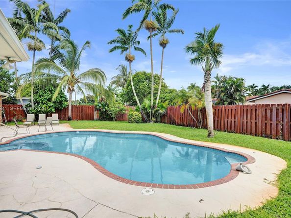 5306 Roosevelt St, Hollywood FL 33021
