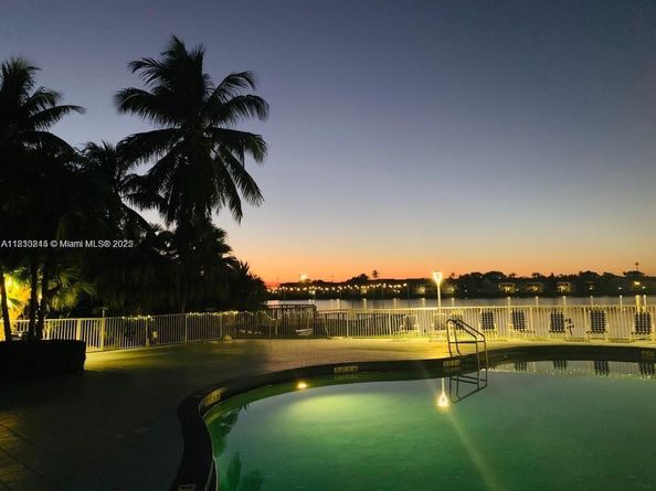 3453 NW 44th St 104, Oakland Park FL 33309