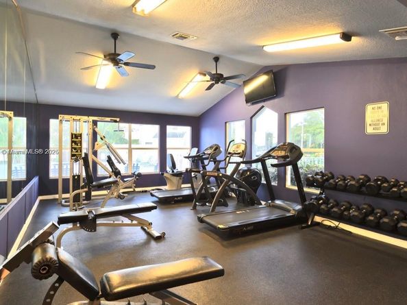 3453 NW 44th St 104, Oakland Park FL 33309