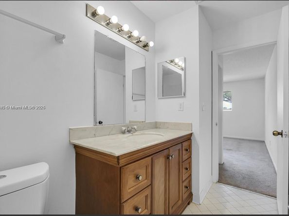 3453 NW 44th St 104, Oakland Park FL 33309