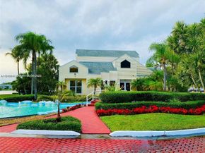 3453 NW 44th St 104, Oakland Park FL 33309