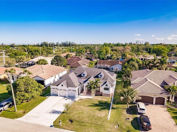 11240 NW 23rd St, Plantation FL 33323